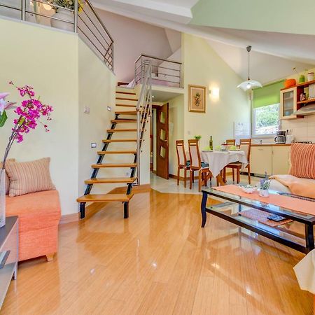 Natali Apartment Omiš Екстериор снимка
