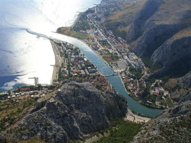 Natali Apartment Omiš Екстериор снимка