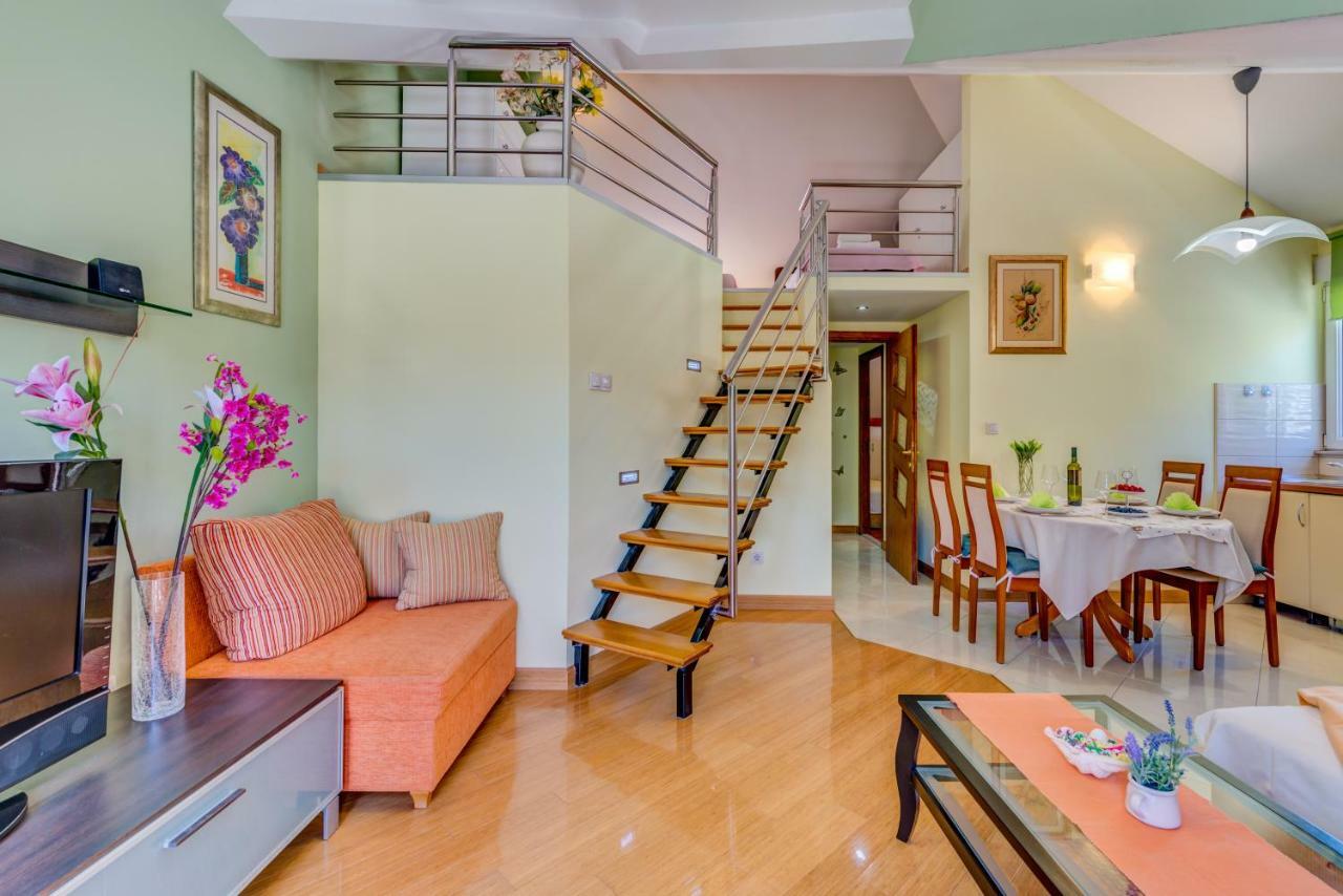 Natali Apartment Omiš Екстериор снимка