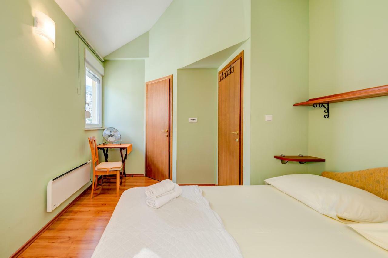 Natali Apartment Omiš Екстериор снимка