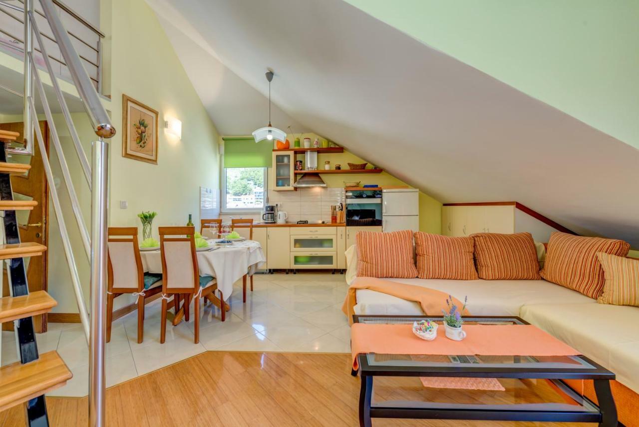 Natali Apartment Omiš Екстериор снимка