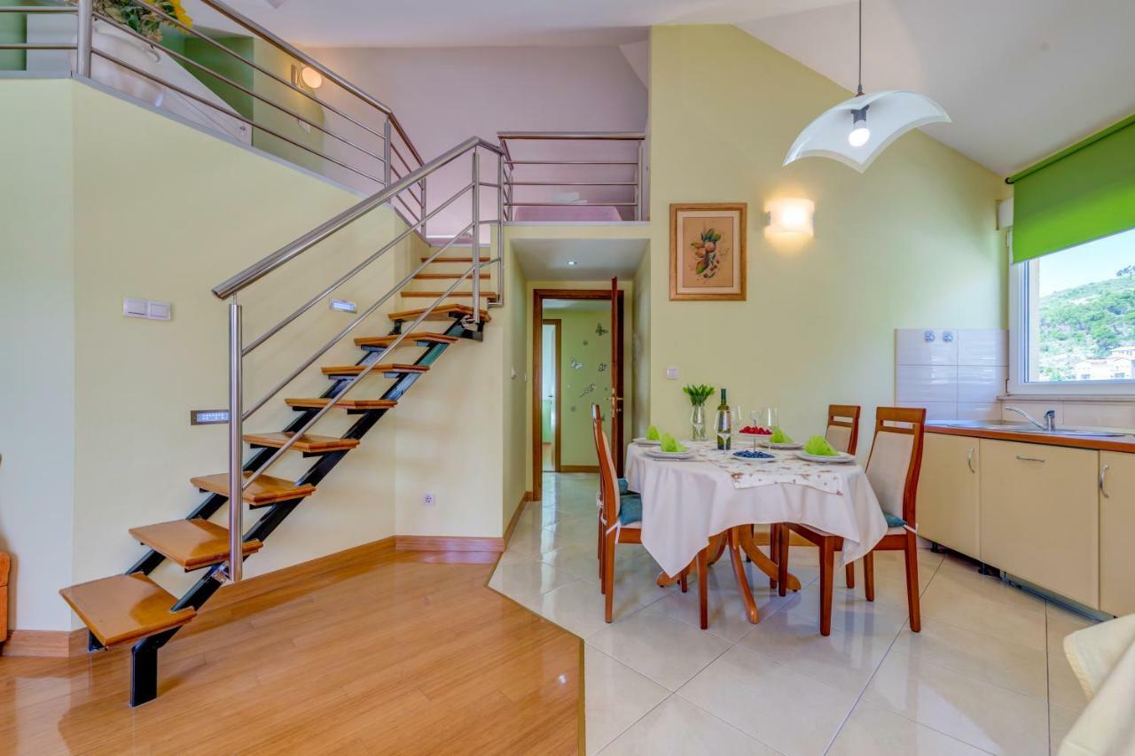 Natali Apartment Omiš Екстериор снимка