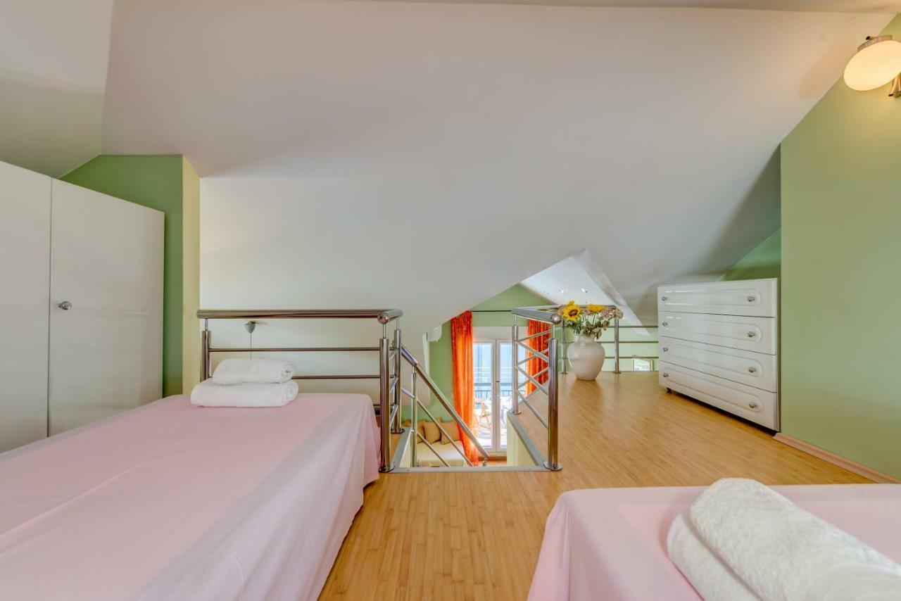 Natali Apartment Omiš Екстериор снимка